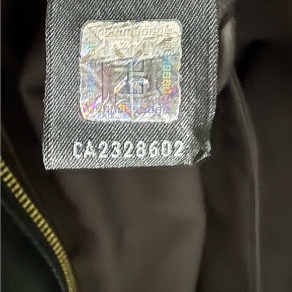 FENDI Logo Handbag, Like NEW w/ dust jacket, Fendi logo Hologram verified - Picture 8 of 8